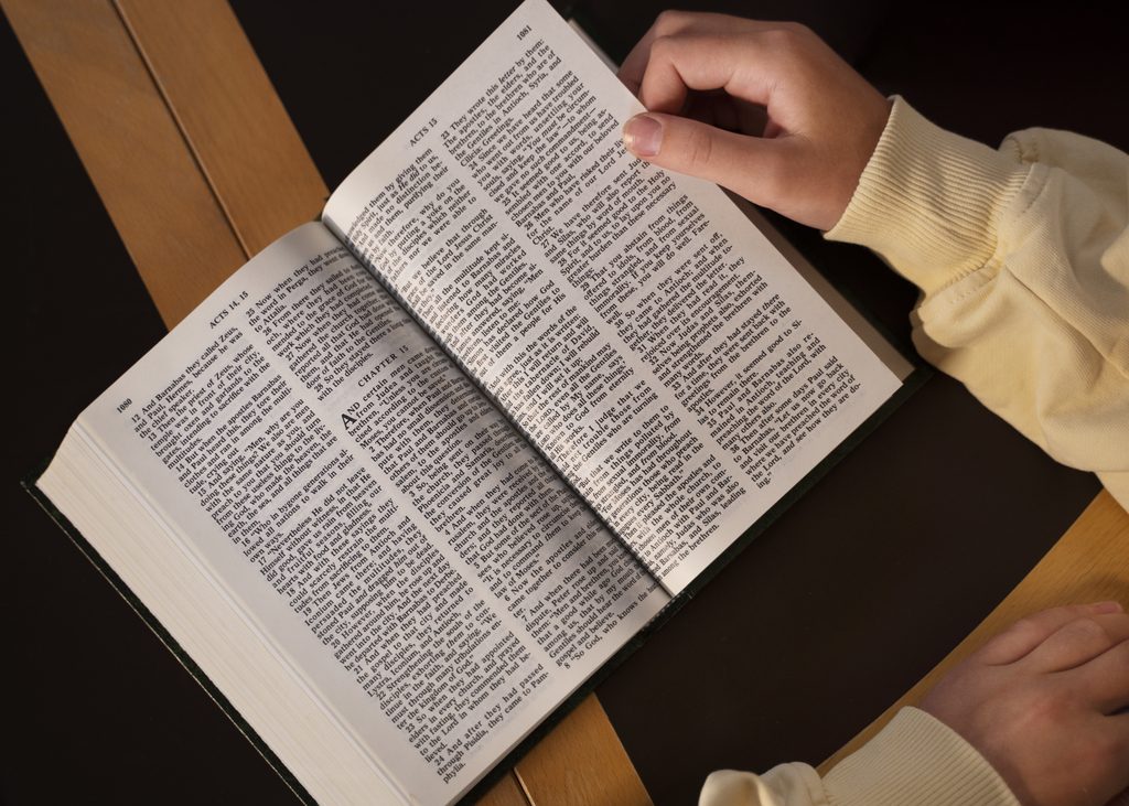 A child reading the Bible